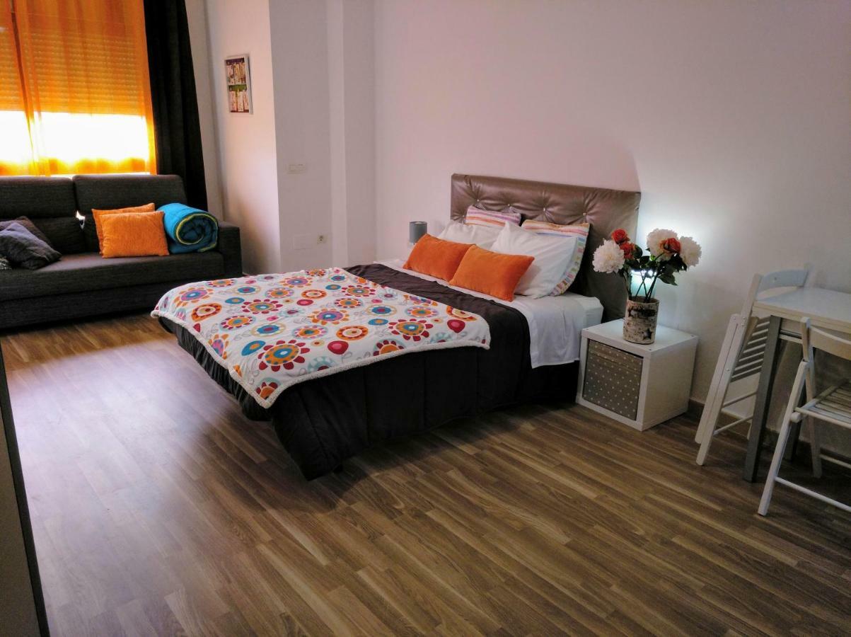 Apartamento Domingo Lozano Málaga Esterno foto